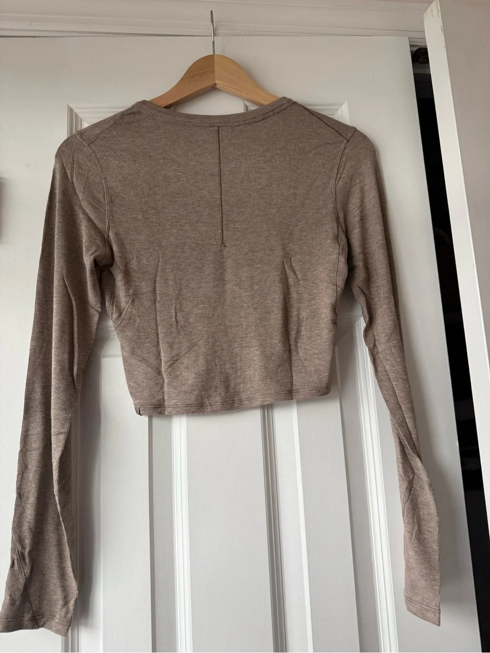 Lululemon Hold Tight Straight Hem Cropped Long Sleeve Shirt Warm Ash Gray